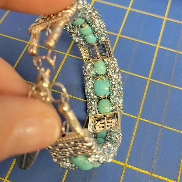 Turquoise Rhinestone & Silver Tone Beaded Bracelet Feather - Picture 5 of 9